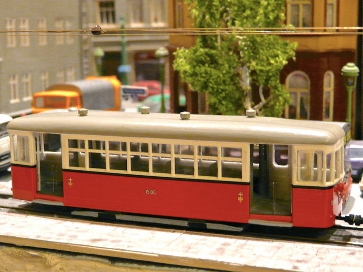 tram.jpg
