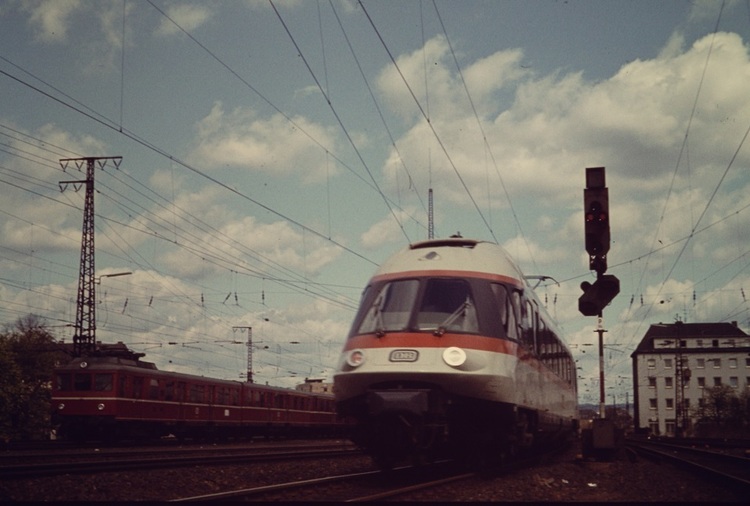 5a87e7eaa12bb_403001-4426001-4KoblenzHbf1977-04-241460.thumb.jpg.2073011010f2ca8b8ba1ed1bc7026615.jpg