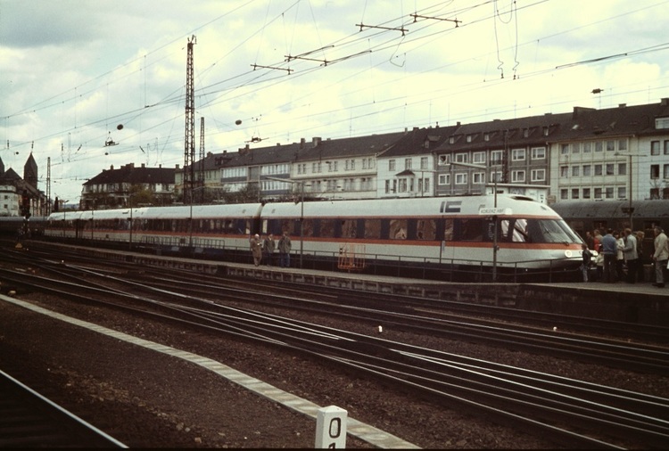5a87e8038a5de_403006-0KoblenzHbf1977-04-241455.thumb.jpg.263033e8e457dd2e97a0da3c35be1151.jpg