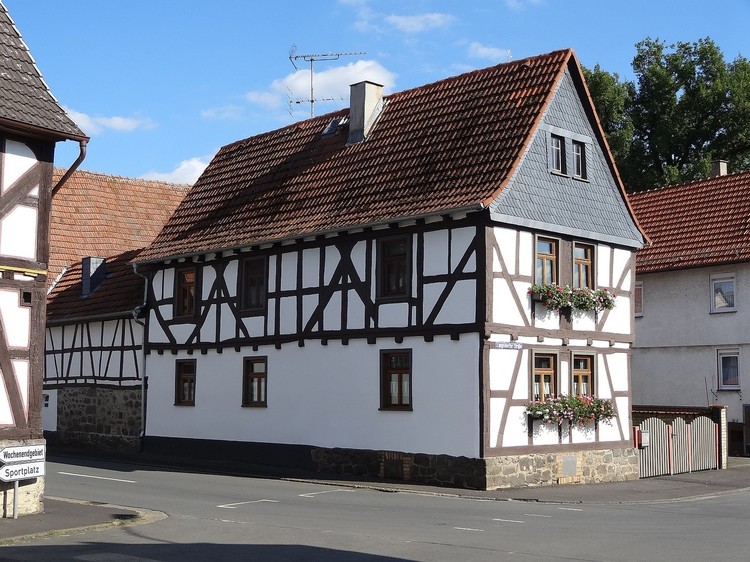 Langsdorfer_Straße_2_(Nieder-Bessingen)_02 - Kopie.JPG