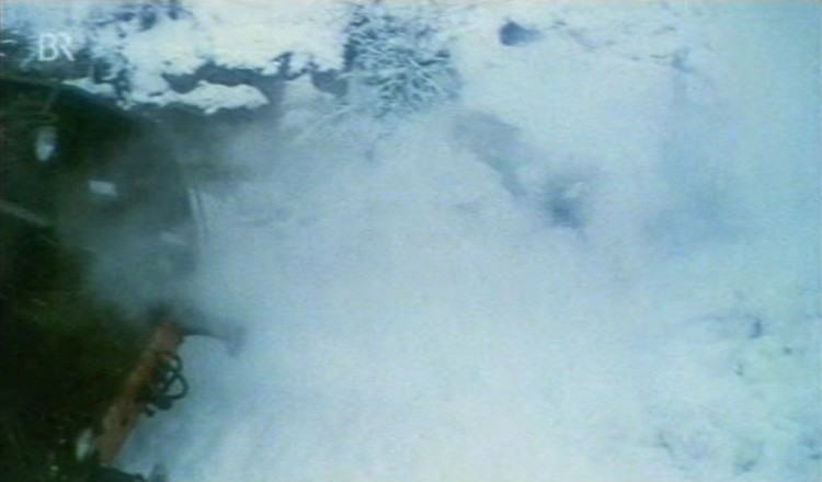 Schneewehe_08.thumb.jpg.b0ce41cae9b2df05b3a8ce2e823a7702.jpg