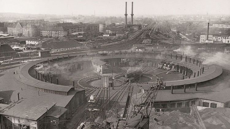 107543271_bahnhofaltona.thumb.jpg.d0c1a7235081c1ce81902374c2a3ee6f.jpg