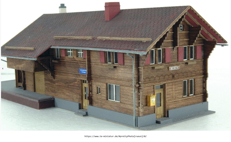 806687272_BahnhofRueun(2).thumb.jpg.874151188638a7e2949098fd73522966.jpg
