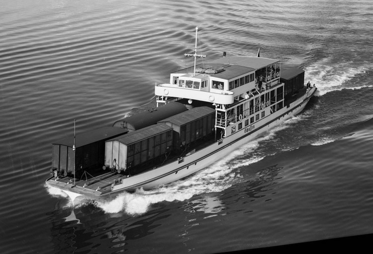 Schussen_Ferry_1954.thumb.jpg.4a394450ef25880761a9151e11fc2aea.jpg