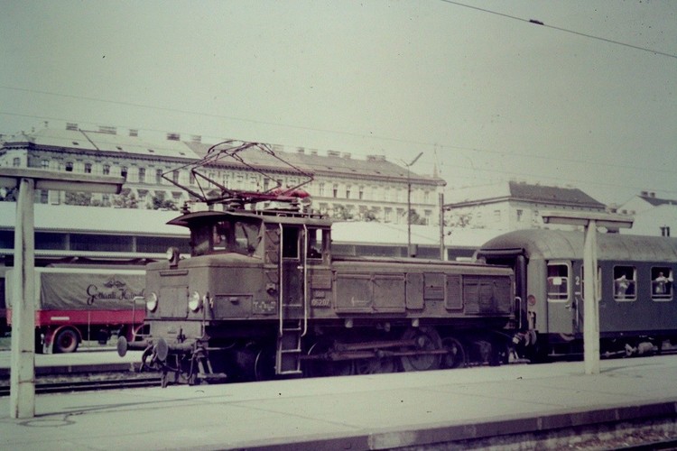 252741340_BB106207WienWestbf1972-08-080986b.thumb.jpg.c36fb97248848b14665b9c58d59b896e.jpg