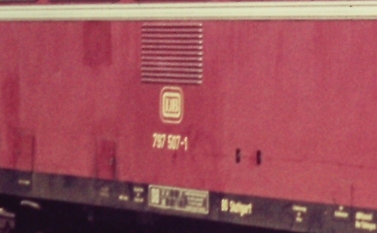 1844770988_797507-1ReutlingenHbf1976-09-081383(Ausschnitt).thumb.jpg.37bf495e7c69d6c85a7f52421eb9c45a.jpg