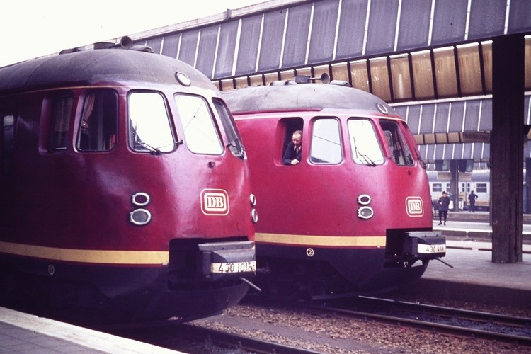 572318359_430118-0430401-0NrnbergHbf1971-10-040246.thumb.jpg.5a02aba938dcf4c8e5521b3e15a2d721.jpg