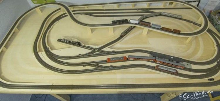 Modellbahn_02.thumb.jpg.17953ebc5296370584b3fa1d5f223d40.jpg