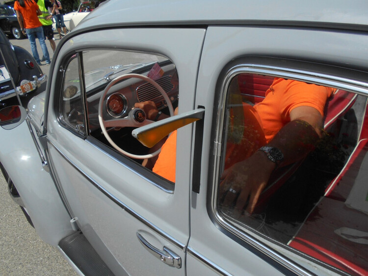 VW-Kaefer mit Winkern.jpg