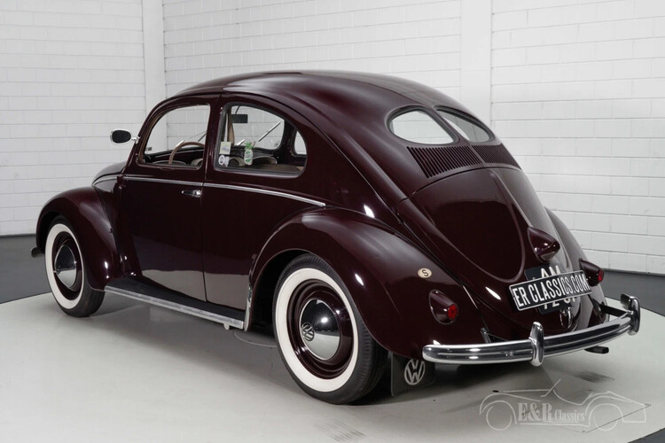 VW-Kaefer mit geteilter Heckscheibe.jpg