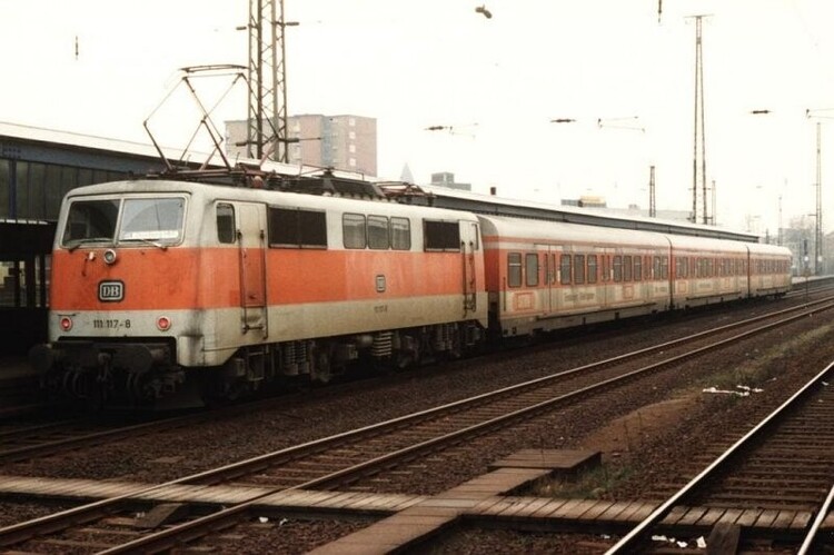 111-117-8-mit-s-bahn-oberhausen-244184.jpg
